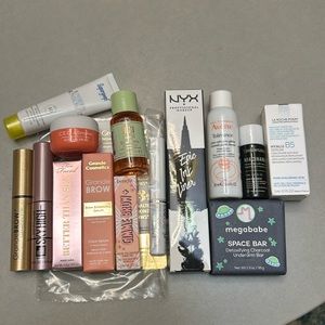 Make up and skin care deluxe samples